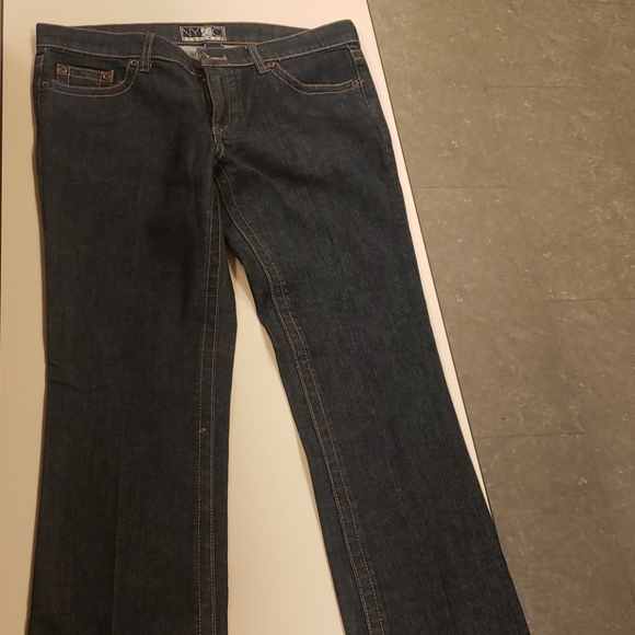 Jean Bundle - Picture 4 of 4